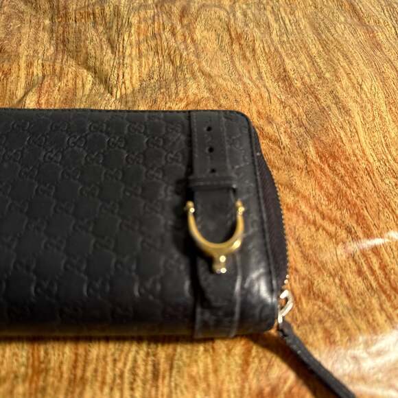 Gucci Microguccissima Black Leather Zip Around Wallet with Gold Buckle Detail - Picture 4 of 4